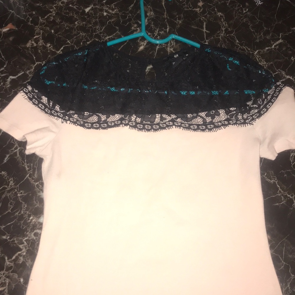 Women’s dress top with lace and cotton